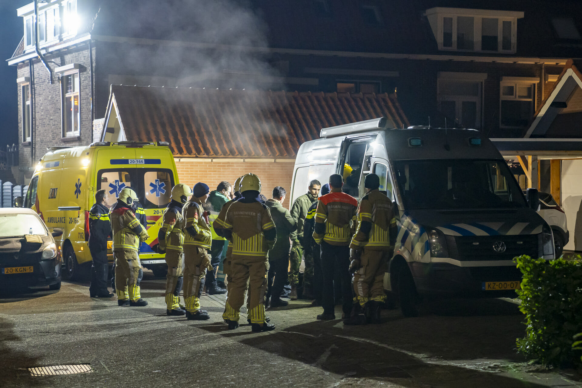 (VIDEO) Woningen Werkendam Ontruimd Na Vondst Illegaal Vuurwerk En ...