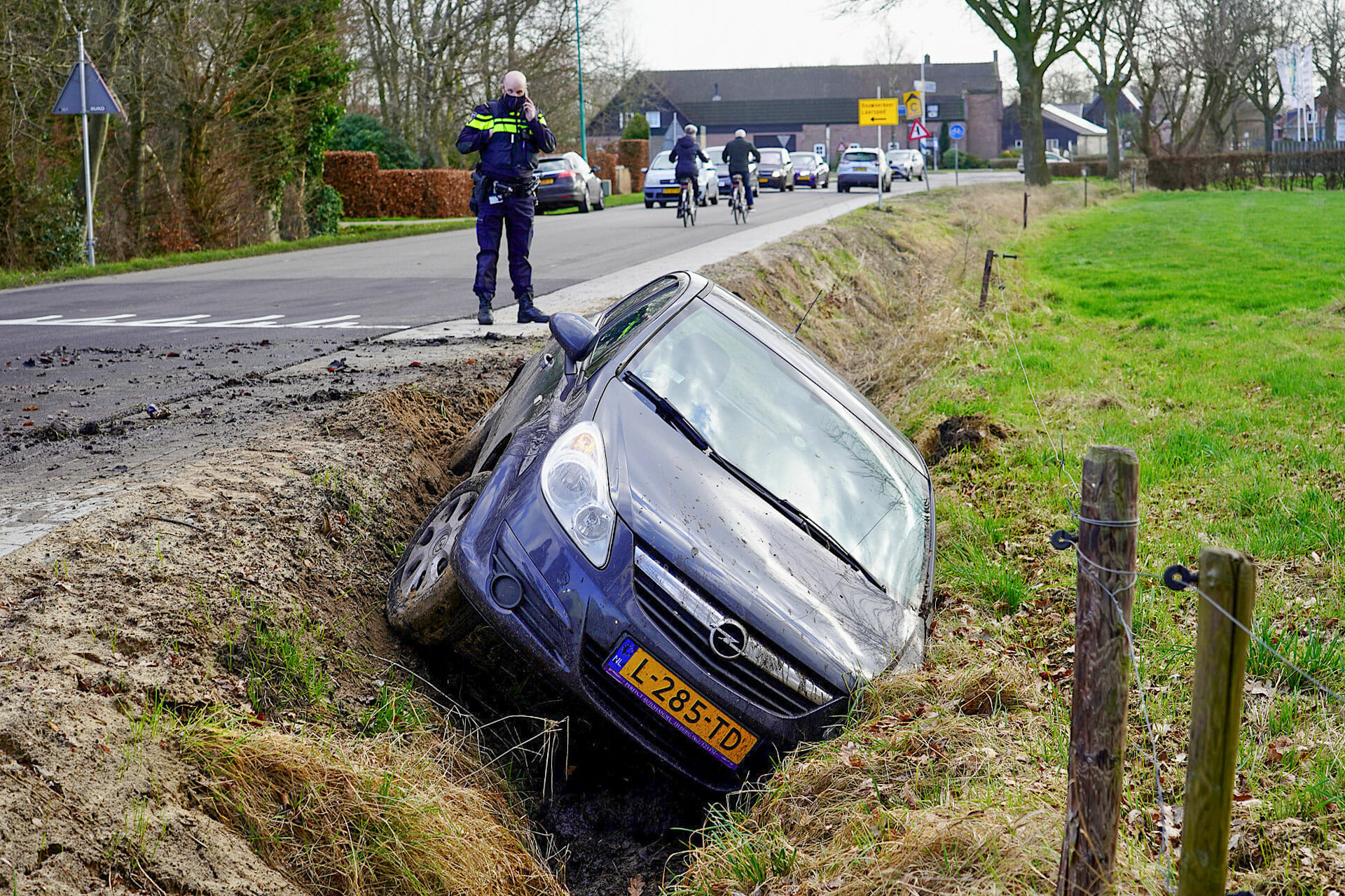 Auto Belandt In Sloot Bij Ongeval In Gilze - Nieuws Uit Brabant.nl